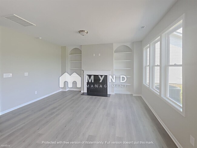 Building Photo - 4 br, 2.5 bath House - 651 Sturgeon Street