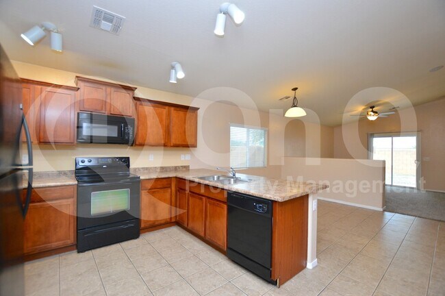 Foto del edificio - 28173 N Superior Rd