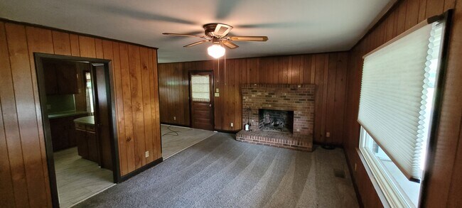 Foto del edificio - 8326 Linville Rd