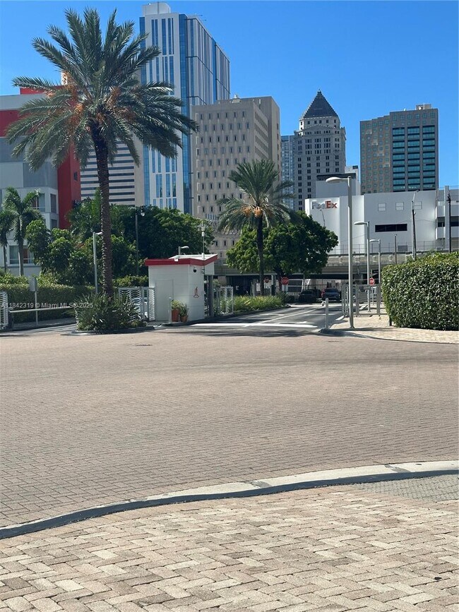 Foto del edificio - 90 SW 3rd St