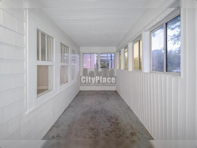 Foto del edificio - 4121 Byram Ave