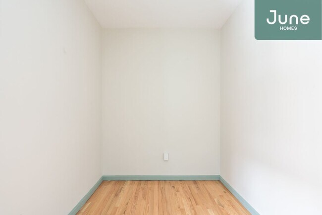 Foto del edificio - ROOM ONLY in 2-bed/1.0-bath Home