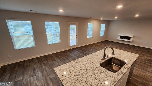 Building Photo - 703 Windstream Dr