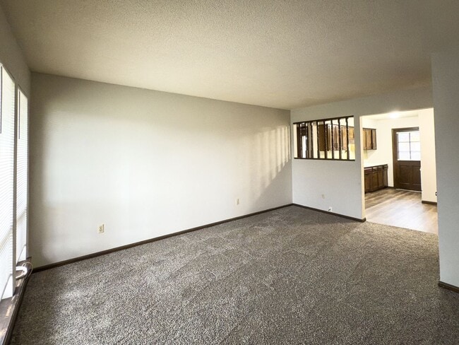 Foto del edificio - 2427-2427 E Heying Dr