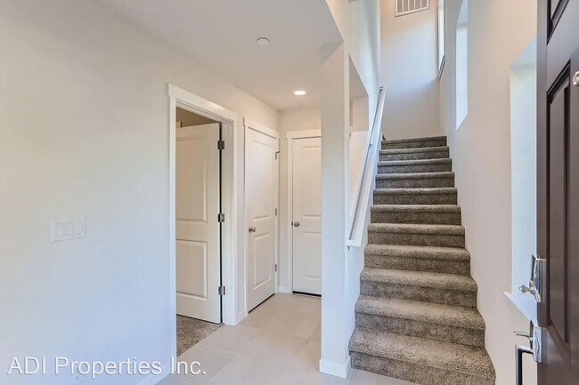 Foto del edificio - 3 br, 3.5 bath House - 16050 NW Frog Ln