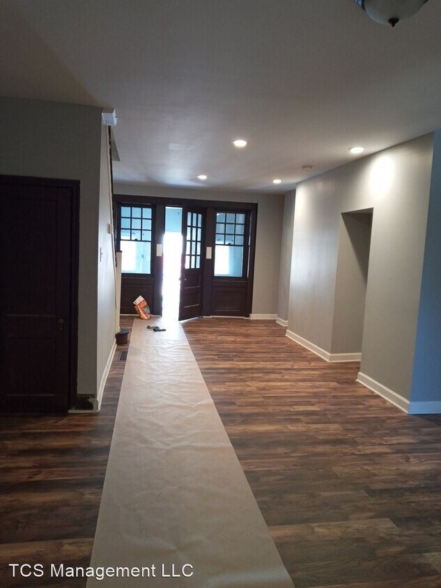 Foto principal - 3 br, 1 bath House - 5822 Hadfield Street
