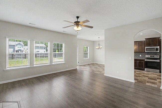 Building Photo - 16 Cassels Ct