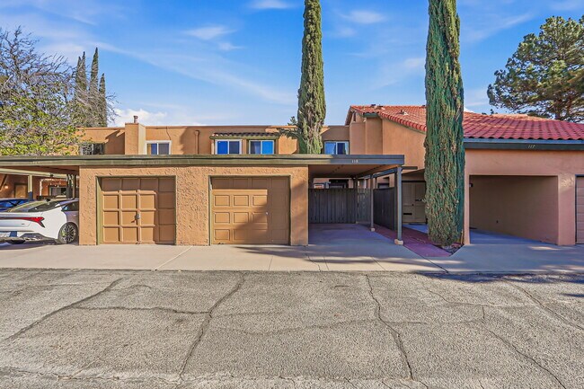 Building Photo - 1644 Lomaland Dr