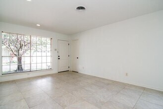 Building Photo - 5629 Winsome Ln