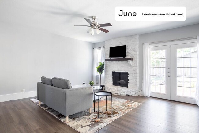 Foto del edificio - Private bedroom in 3 bed/2 bath Home