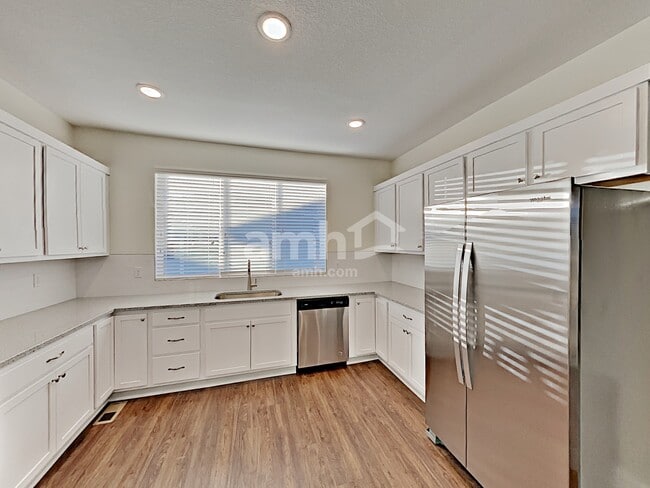 Building Photo - 4405 Crestone Peak St