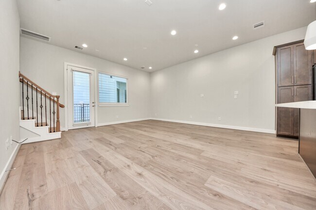 Building Photo - 2319 Silva Park Ln