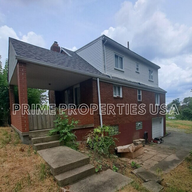 Building Photo - 700 Ridgeside Pl
