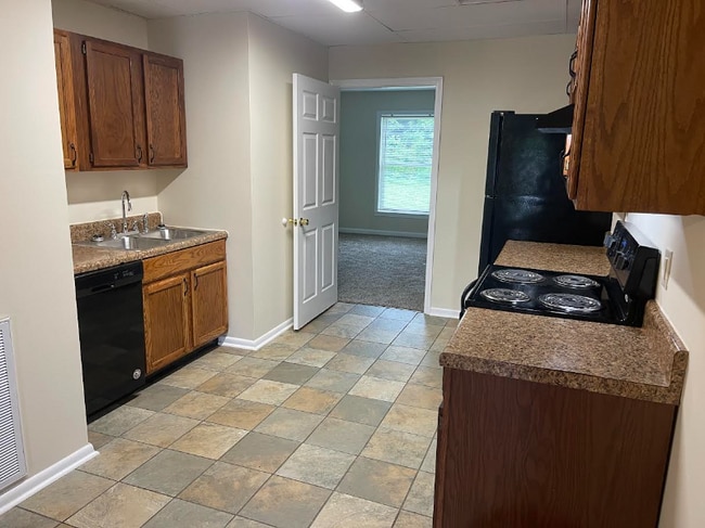 Building Photo - 1021 Fall Creek Rd