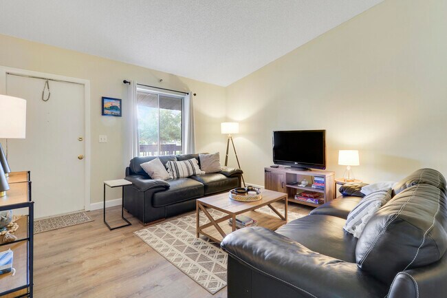 Building Photo - 6414 Chasewood Dr