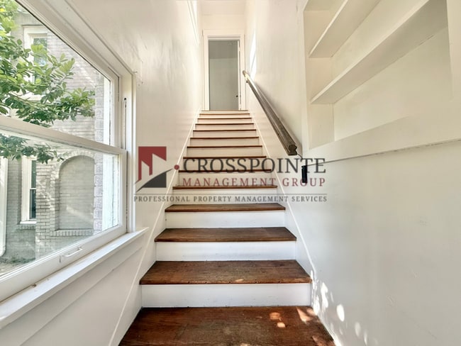 Building Photo - Tour Today! 2 Bedroom 1 Bathroom Upstairs Unit!