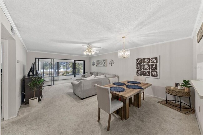 Foto del edificio - 2693 Sabal Springs Cir