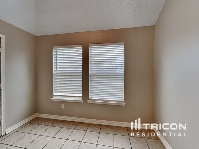 Foto del edificio - 2045 Wildwood Dr