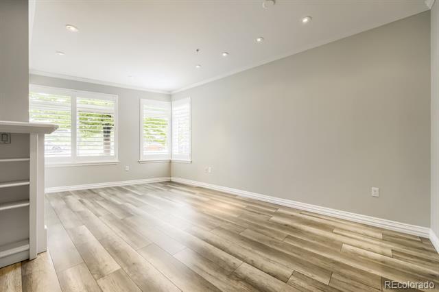 Foto del edificio - 2700 E Cherry Creek S Dr