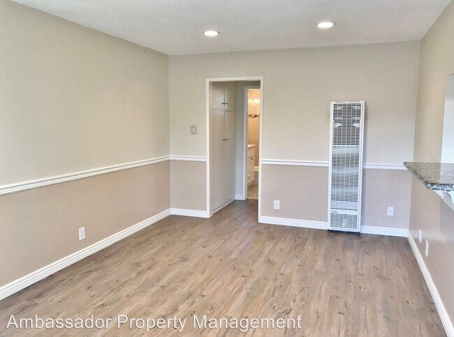 Building Photo - 7323 Comstock Ave