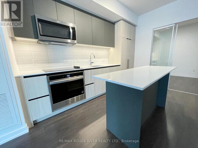 Photo du bâtiment - 150 Logan Ave