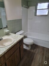 Building Photo - 923 S Brisson Terrace