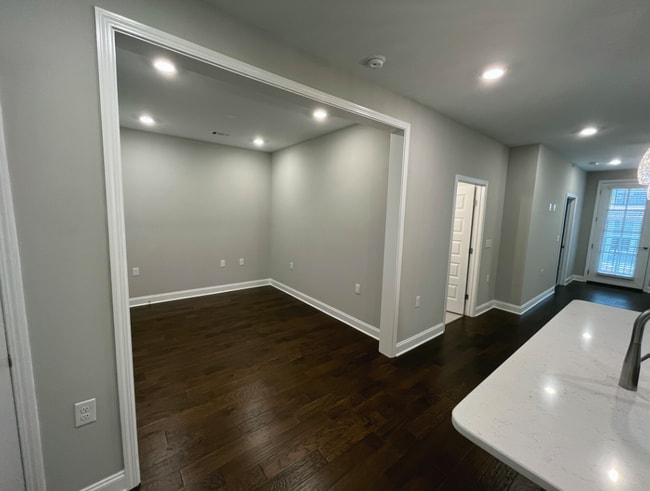 Building Photo - 4000 Shadow Green Dr