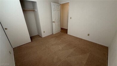 Building Photo - 1328 Maplegrove Cir