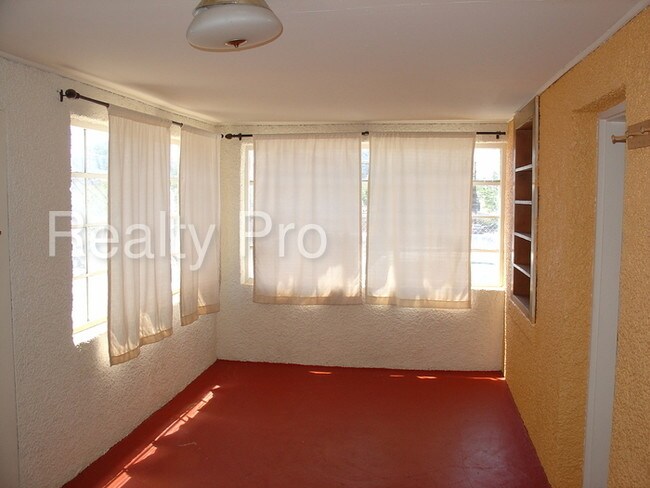 Foto del edificio - 103 Maple St NE