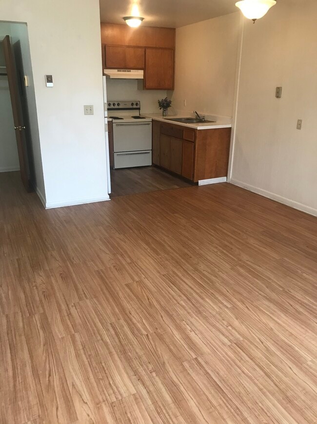 Building Photo - 2441 Old Knoxville Pike