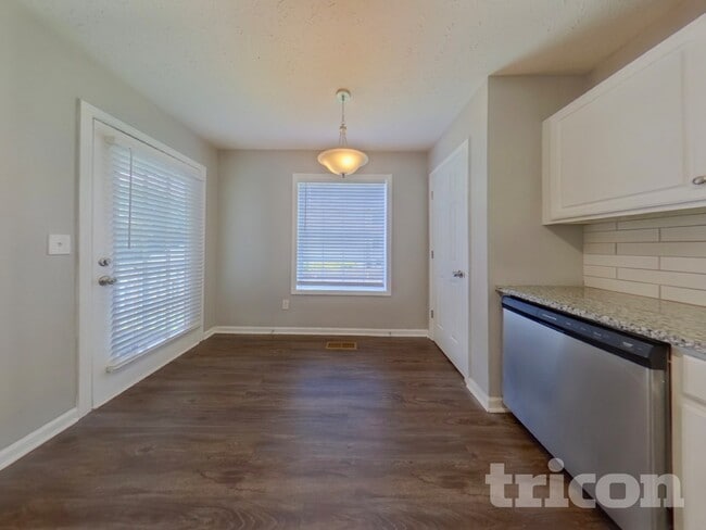 Building Photo - 34 Paradise Way