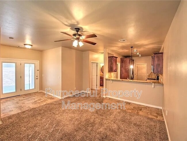 Building Photo - 2102 Lonnie Ln