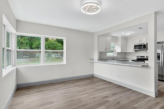 Foto del edificio - 1850 Harvester St