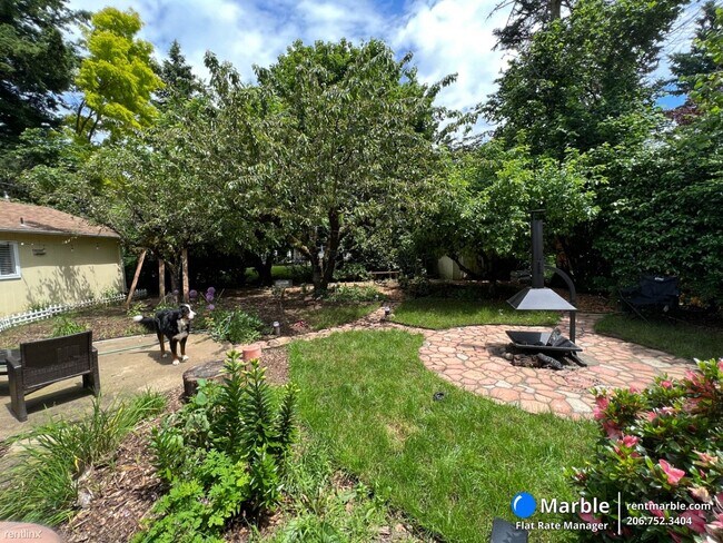 Foto del edificio - 3 br, 2 bath House - 1012 NE 109th Ave