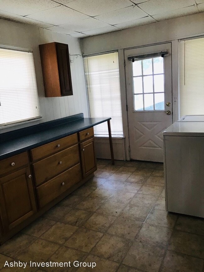 Building Photo - 2 br, 1 bath House - 2708 West Virginia