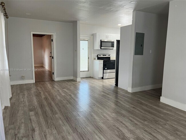 Foto del edificio - 837 SW 26th St