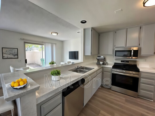 Building Photo - 1100 Portofino Ct