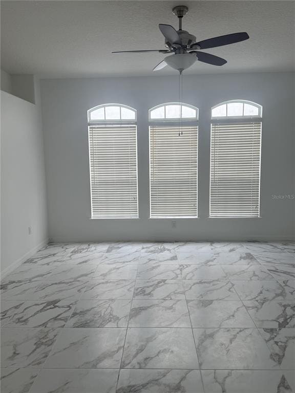 Foto del edificio - 2331 Windcrest Lake Cir