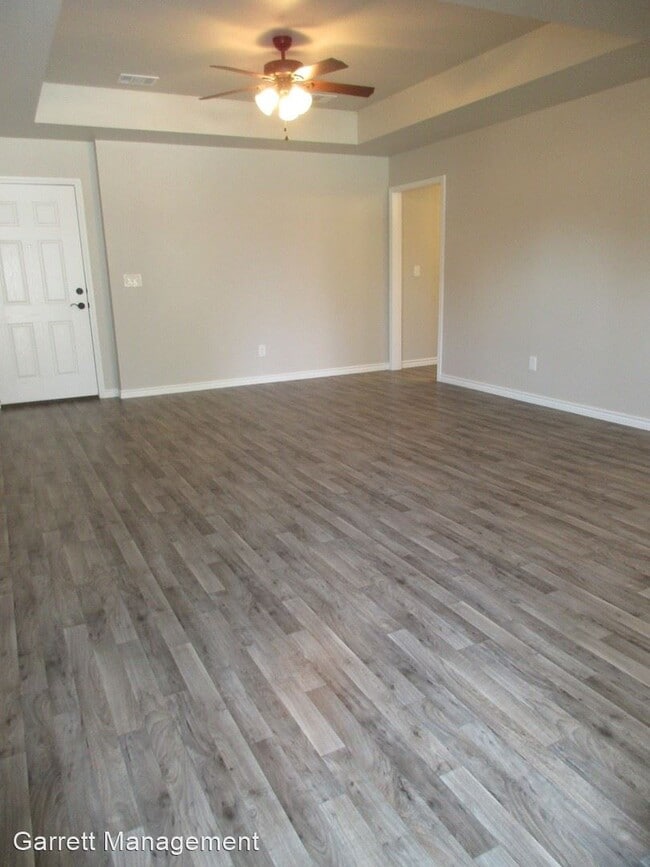 Building Photo - 3 br, 2 bath House - 1203 East Avenue G
