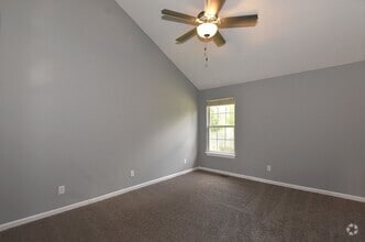Building Photo - 13650 Hunter Dr