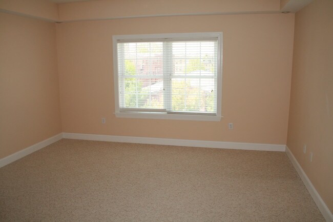 Dormitorio - 1026 Avery St