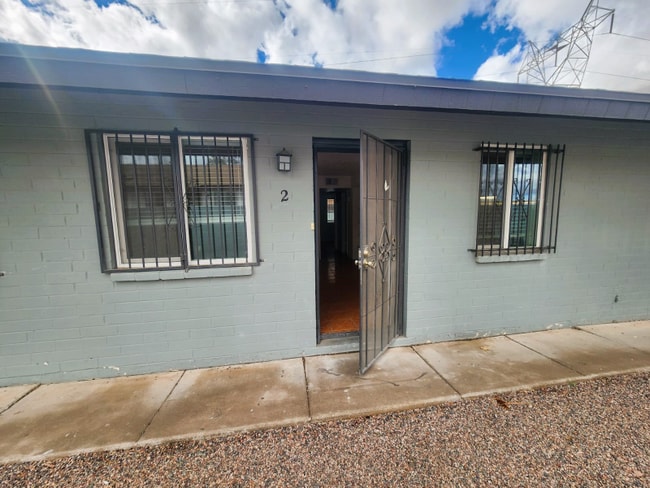 Photo - 305 N 93rd St Apartment