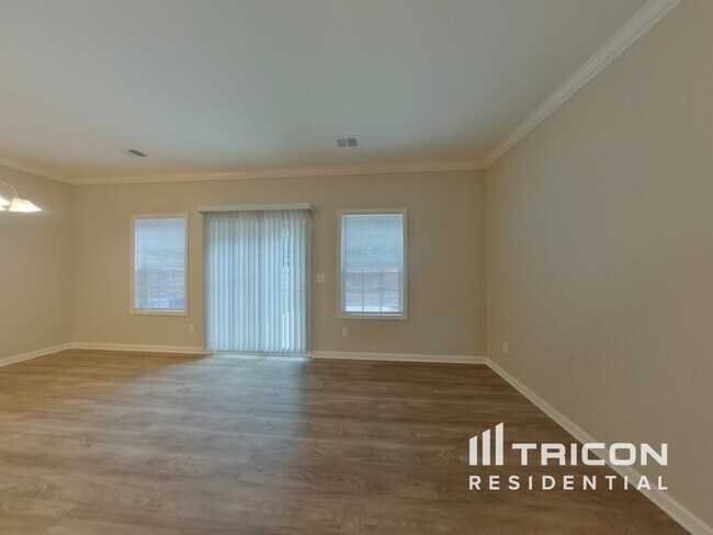 Foto del edificio - 665 Dawsons Park Wy