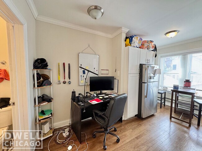 Foto del edificio - 3820 N Greenview Ave