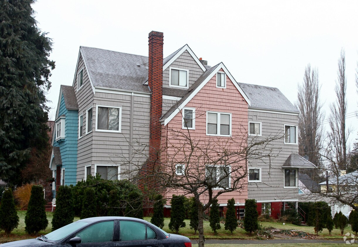 Building Photo - 601 N I St