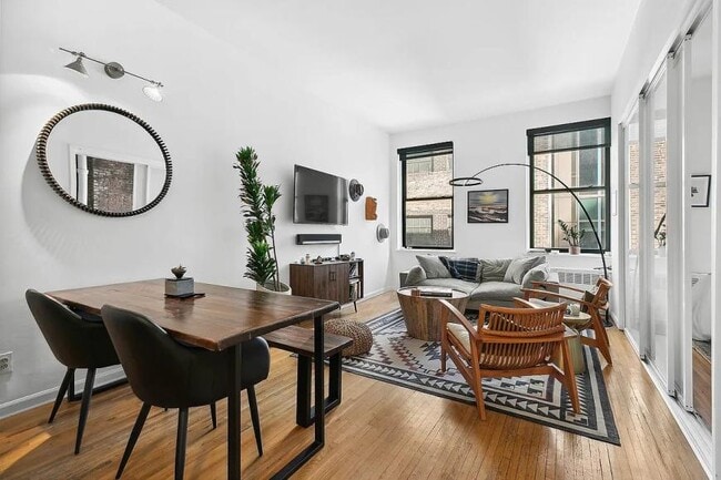 Building Photo - 1 bedroom in New York NY 10003