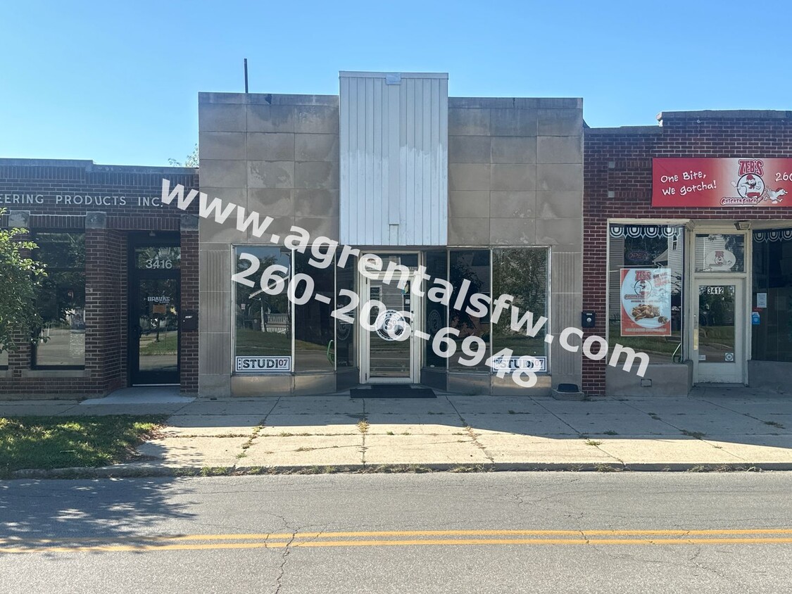 Primary Photo - Retail/Office Space For Rent