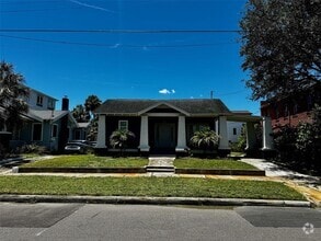 Building Photo - 403 S Albany Ave
