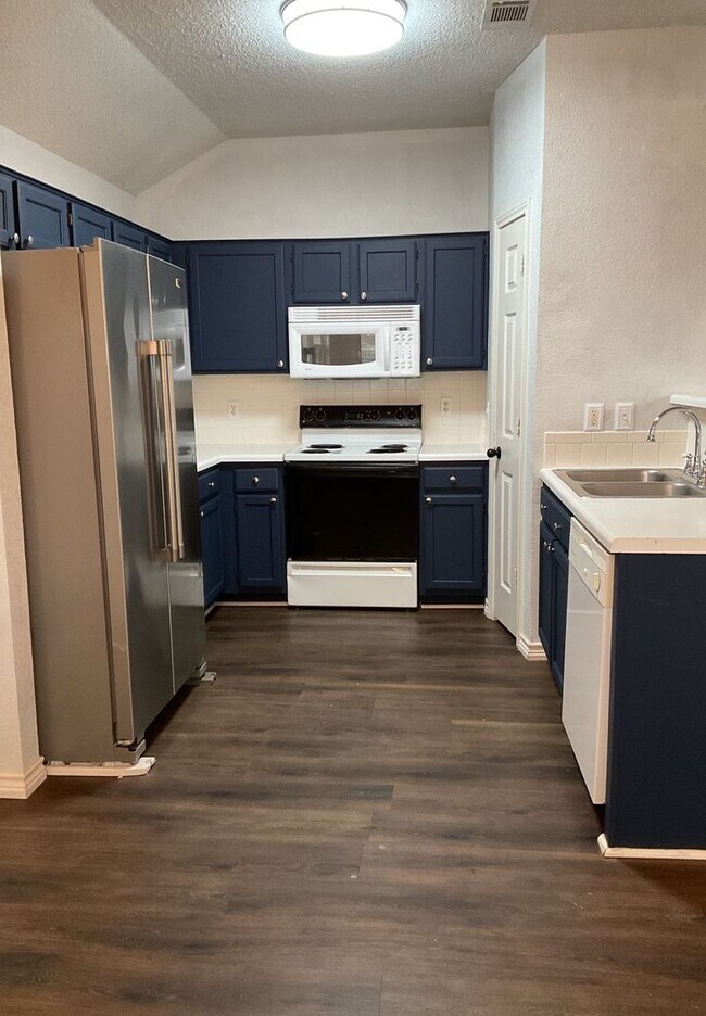 Foto del edificio - COMING SOON!