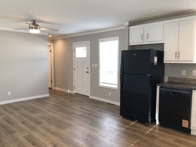 Building Photo - 1801 W 92nd Ave